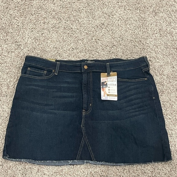Signature Levi’s Strauss Gold mid-rise skirt size 22 - Picture 1 of 8